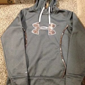 Underarmour jacket size SMALl
